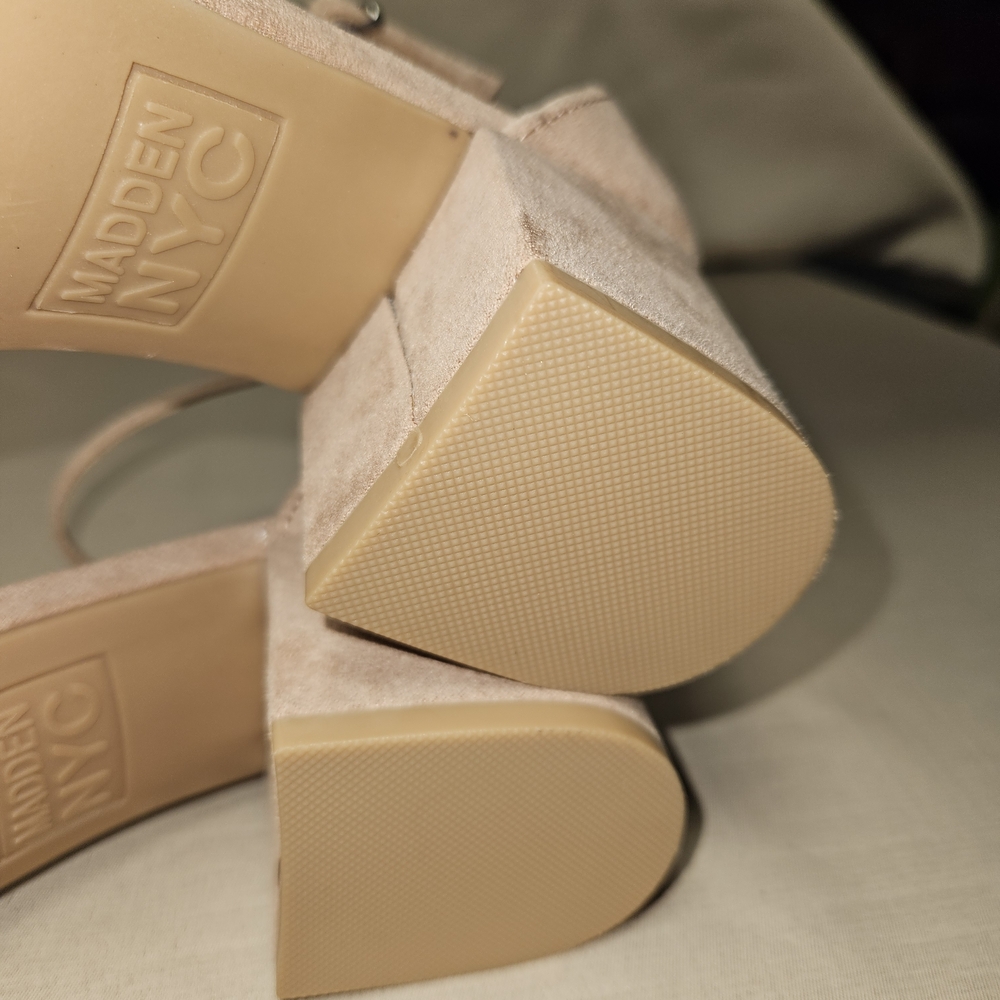 Madden NYC  Women's Tan and Glitter Heels size 7 - Picture 15 of 15